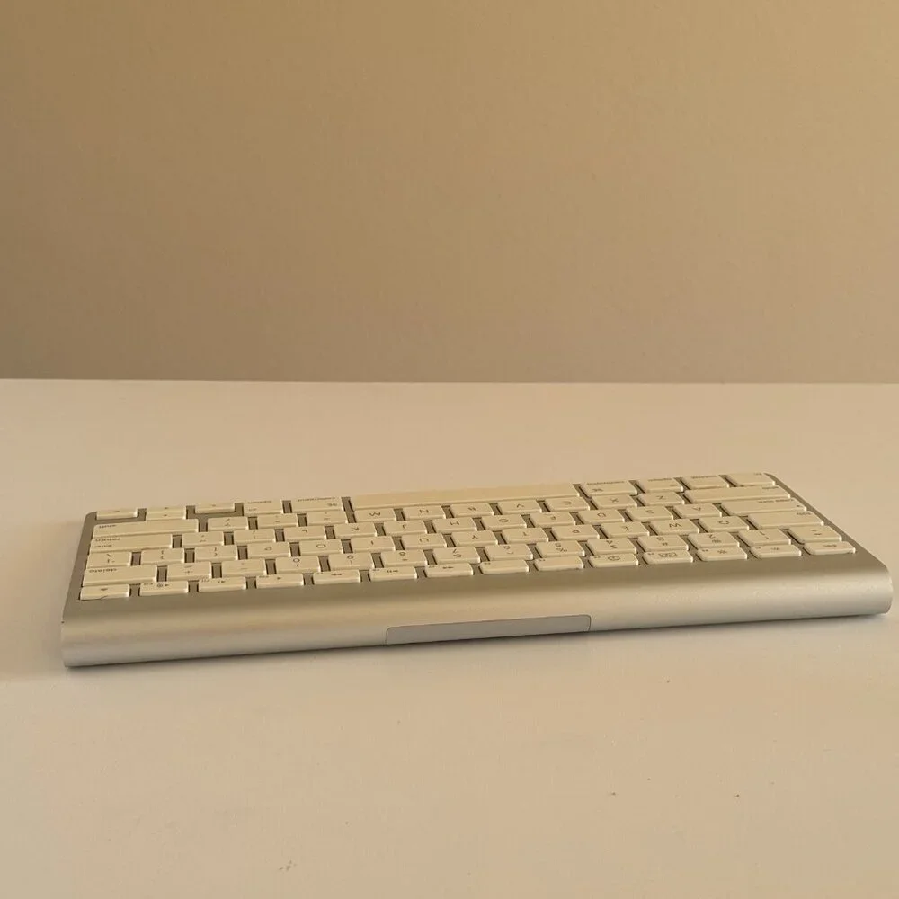 Genuine Apple Wireless Magic Keyboard Bluetooth A1314
